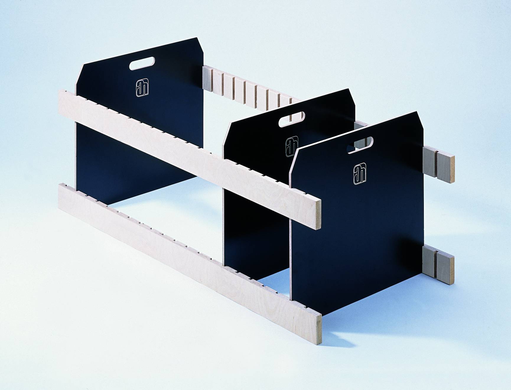 Adam Hall Dividing Wall Strip