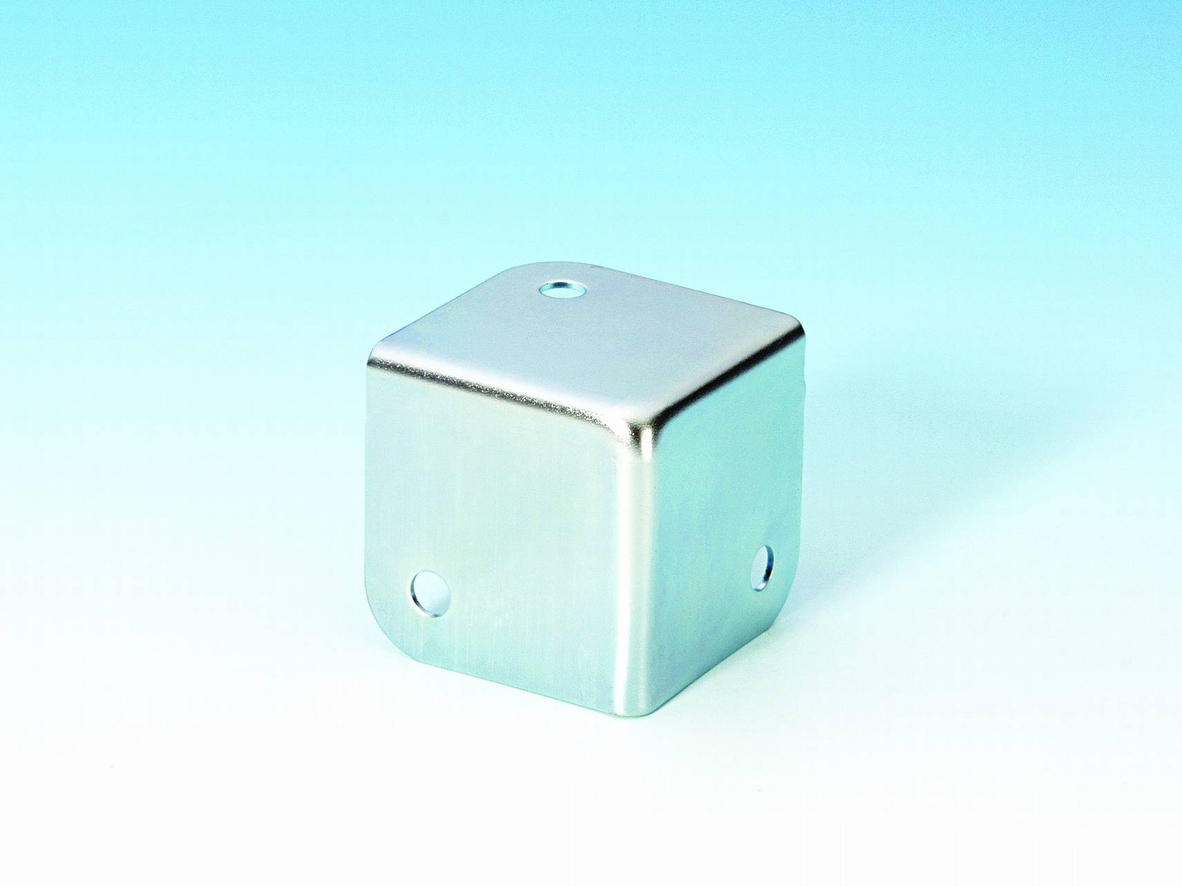 Adam Hall Case Corner Square