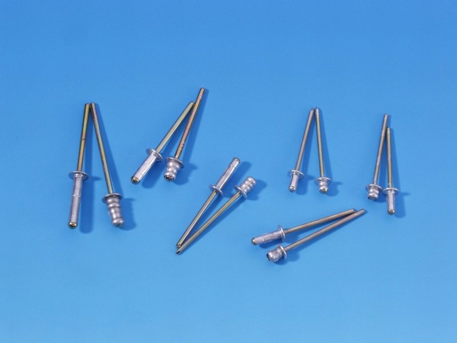 Adam Hall Rivet Aluminium