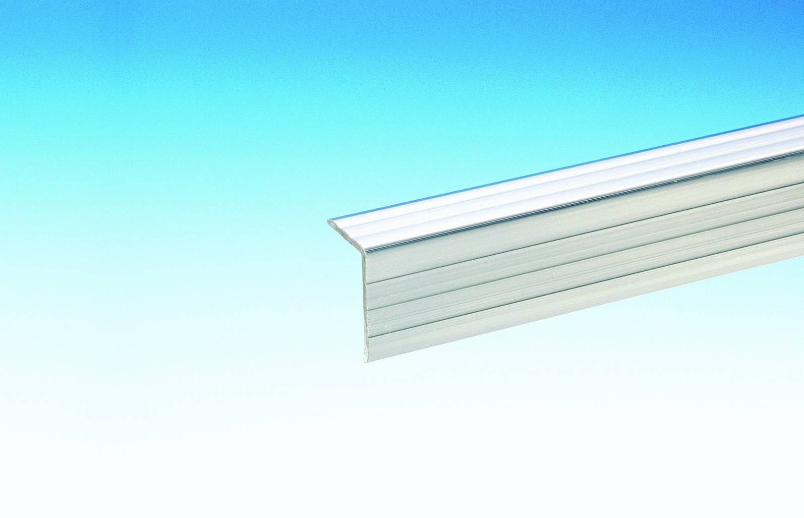 Adam Hall Cabinet Angle 30 x 20,5 mm