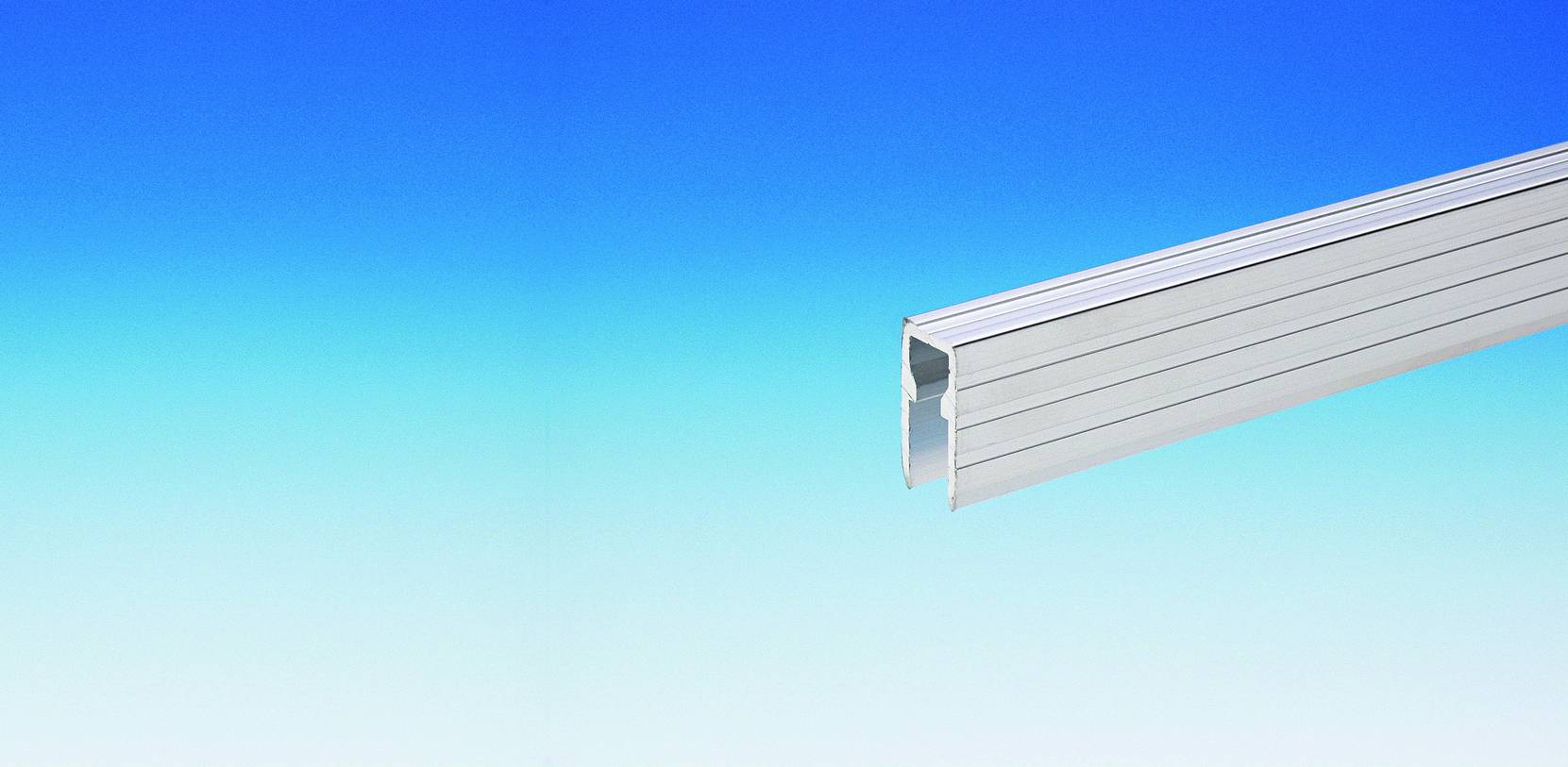 Adam Hall Capping Channel