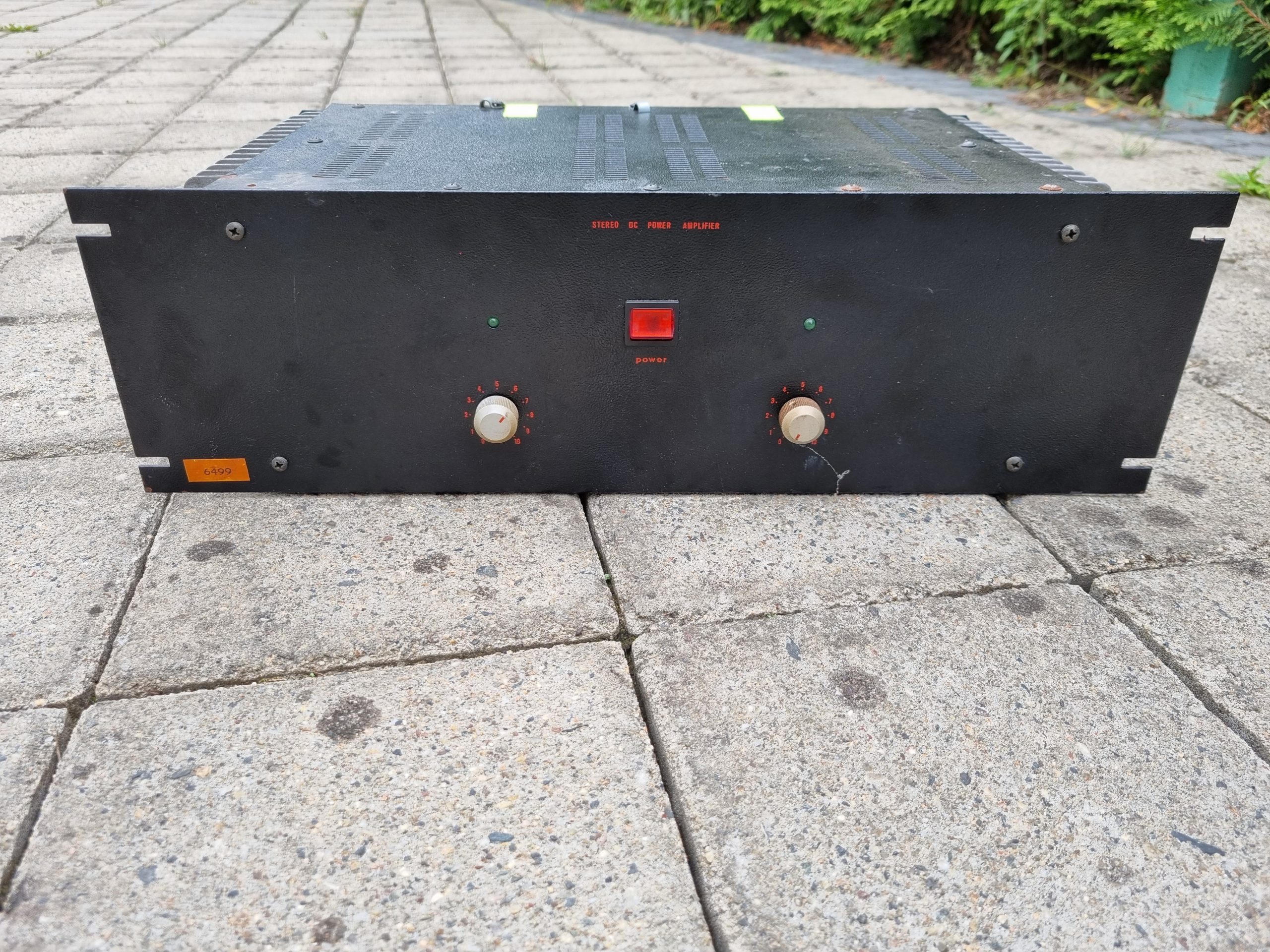Zesilovač 2x200w/8ohm